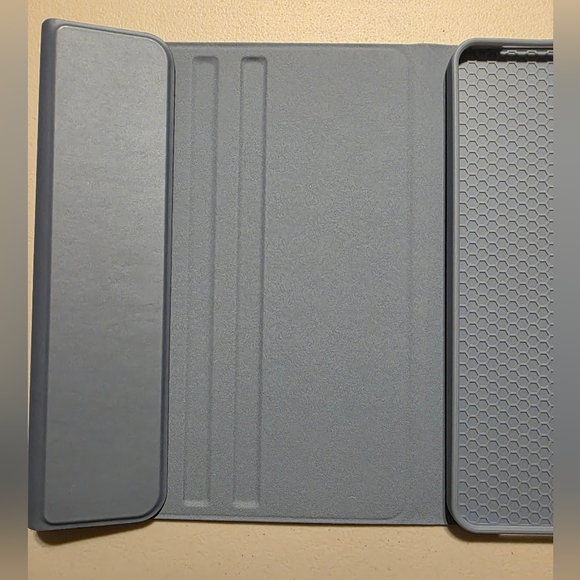 Tablet Case / Cover - Picture 4 of 7